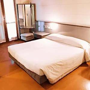 hotel-franciacorta-srl.it-lombardy.com/